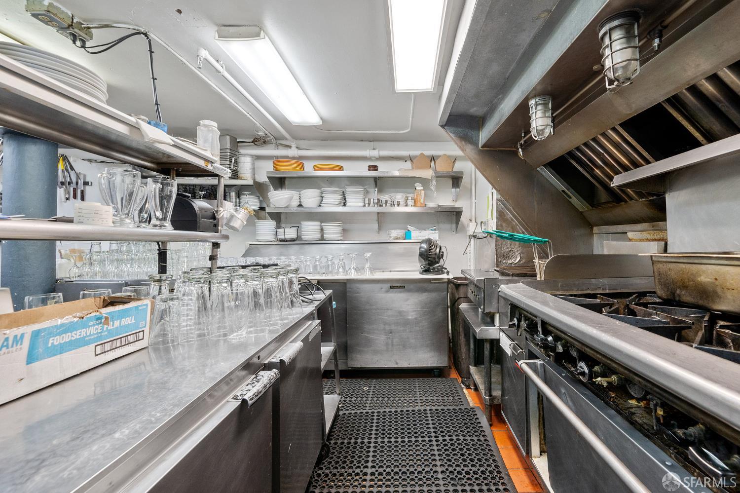 Detail Gallery Image 20 of 26 For 500 Castro St, San Francisco,  CA 94114 - – Beds | – Baths