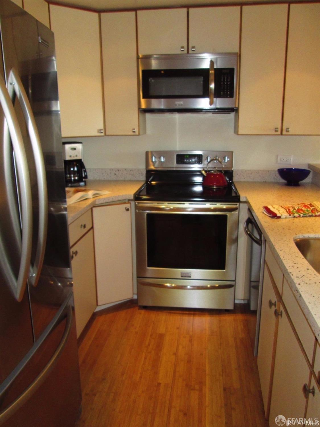 Detail Gallery Image 2 of 33 For 601 Van Ness Ave #1102,  San Francisco,  CA 94102 - 1 Beds | 1 Baths