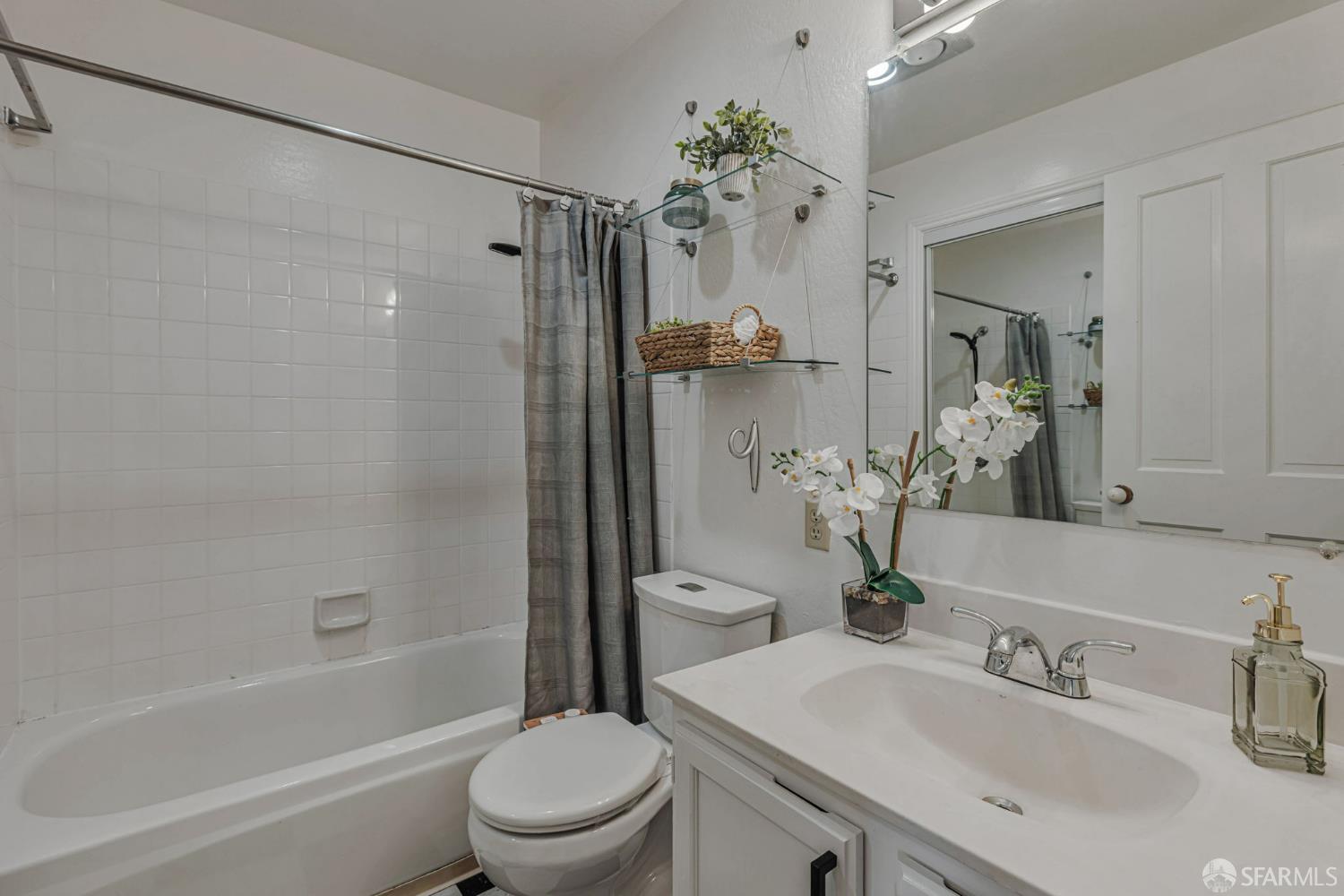 Photo #23: 425032212 Listing: Photo #23