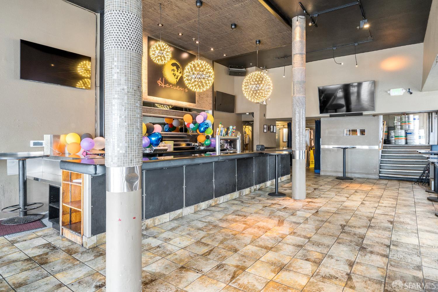 Detail Gallery Image 24 of 26 For 500 Castro St, San Francisco,  CA 94114 - – Beds | – Baths