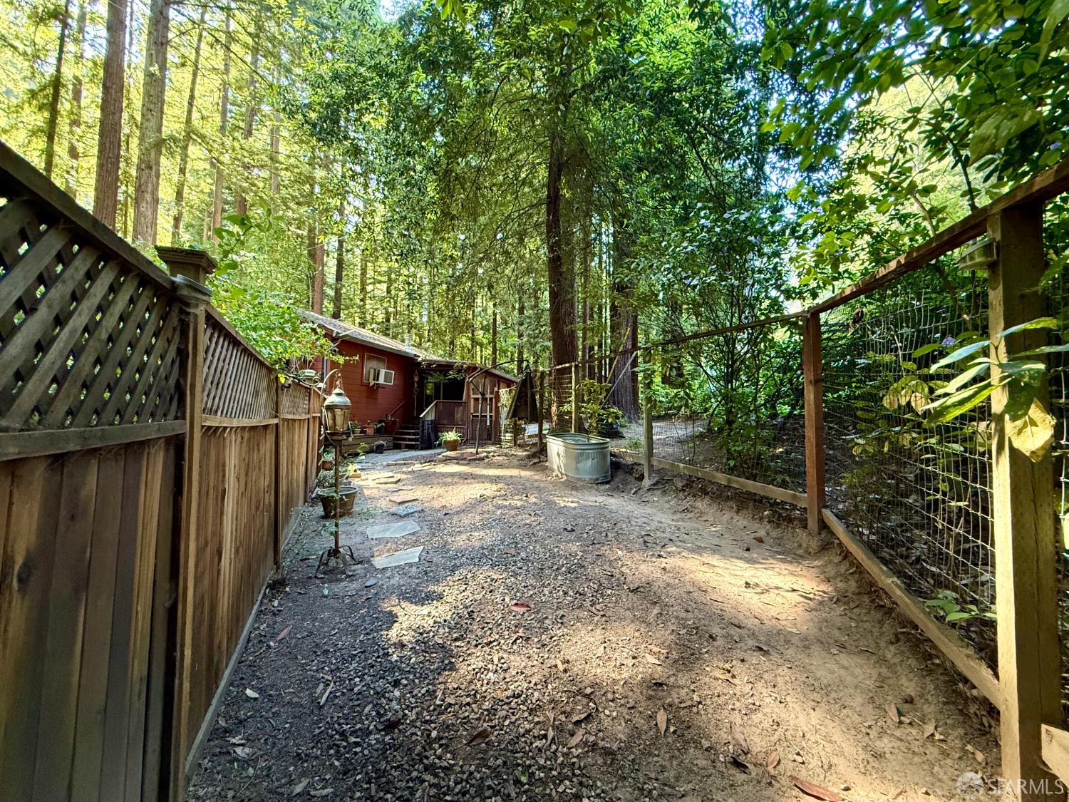 Detail Gallery Image 15 of 26 For 490 Huckleberry Ln, Boulder Creek,  CA 95006 - 3 Beds | 2 Baths