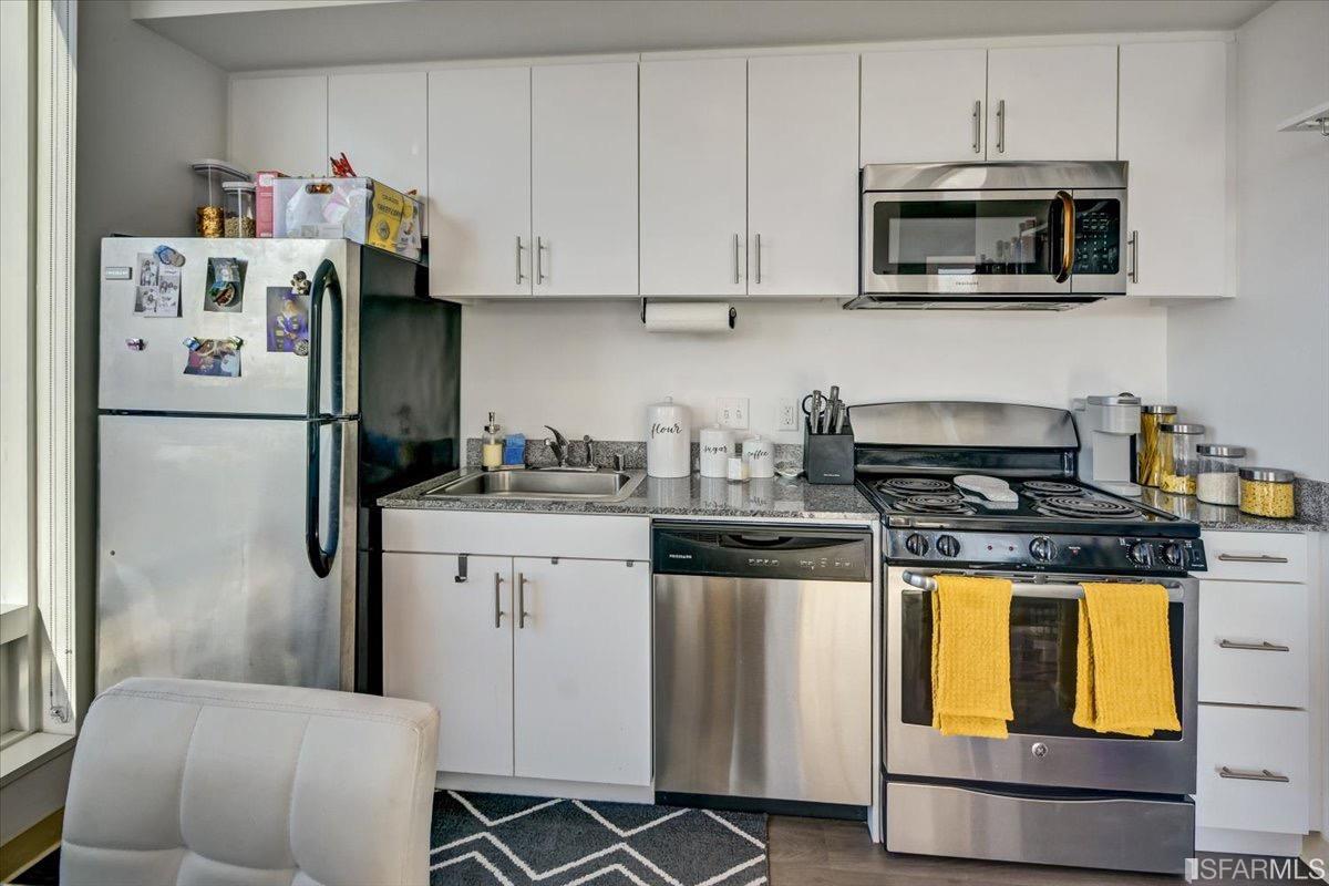 Photo #9: 425049965 Listing: Photo #9