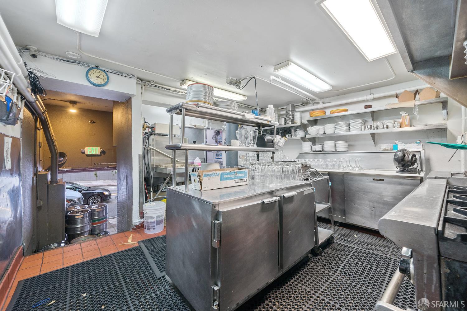 Detail Gallery Image 14 of 26 For 500 Castro St, San Francisco,  CA 94114 - – Beds | – Baths