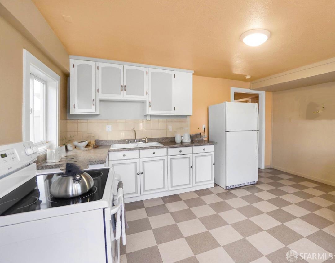 Detail Gallery Image 8 of 11 For 125 7th St, Richmond,  CA 94801 - 6 Beds | 2 Baths