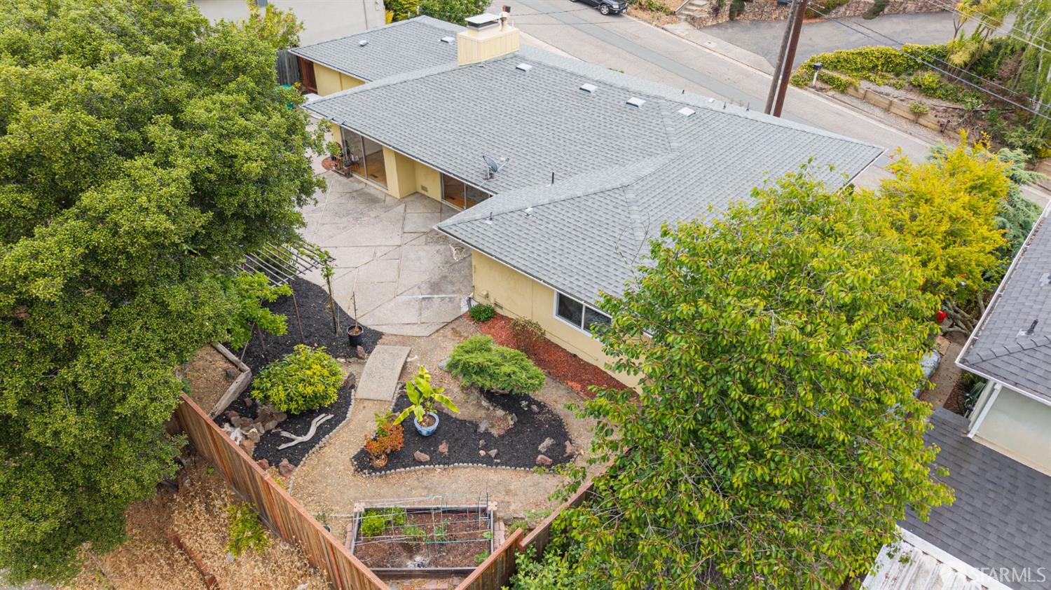 Detail Gallery Image 28 of 29 For 29 Woodcrest Cir, Oakland,  CA 94602 - 3 Beds | 2 Baths