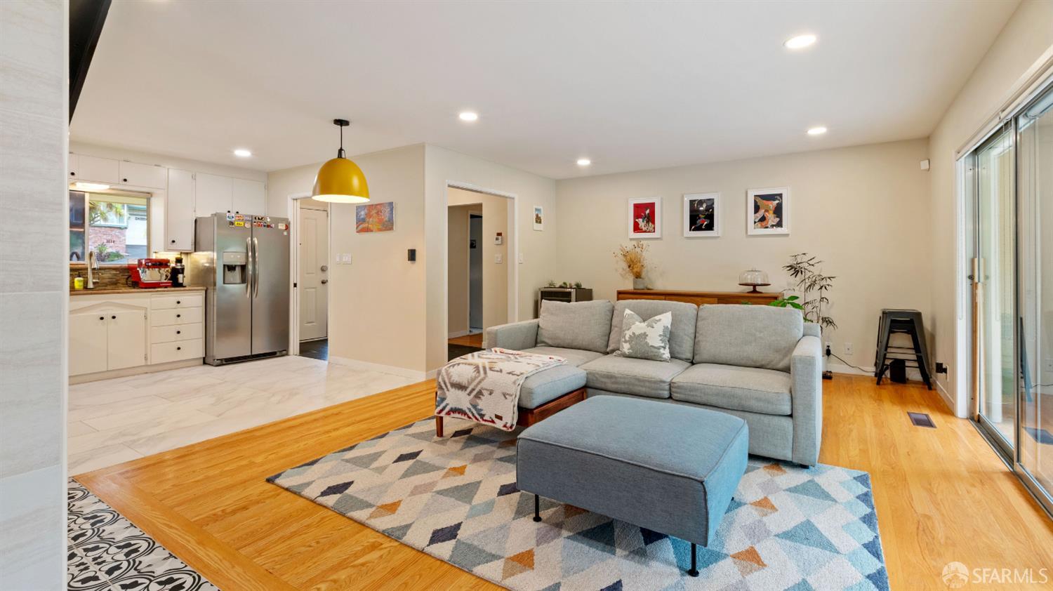 Detail Gallery Image 7 of 29 For 29 Woodcrest Cir, Oakland,  CA 94602 - 3 Beds | 2 Baths
