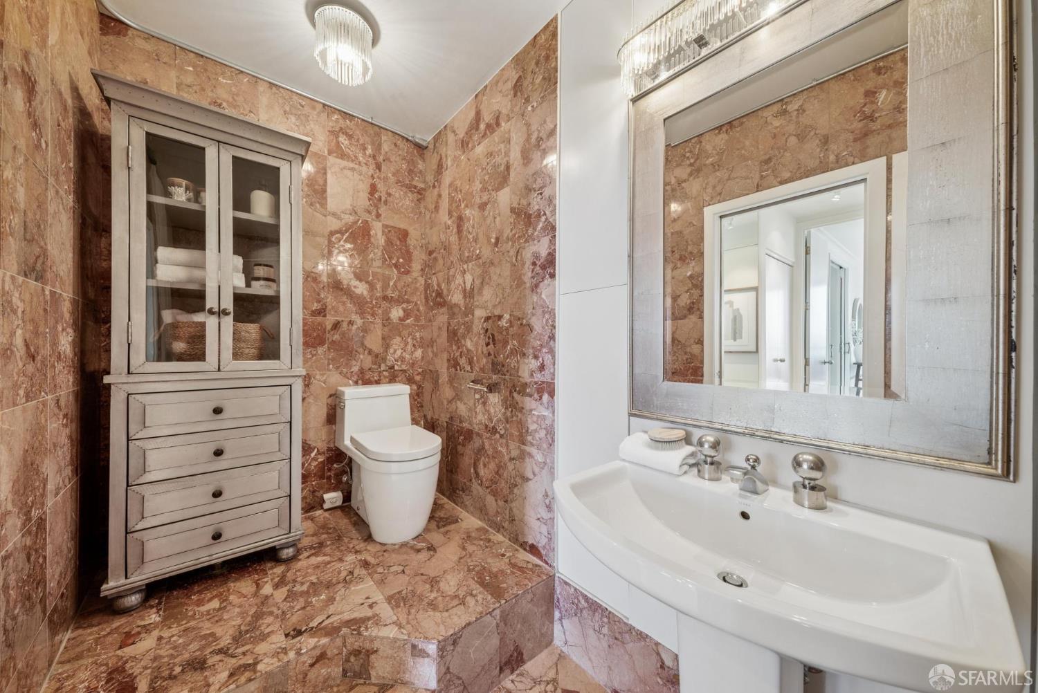 Detail Gallery Image 13 of 31 For 999 Green St #1403,  San Francisco,  CA 94133 - 1 Beds | 1 Baths