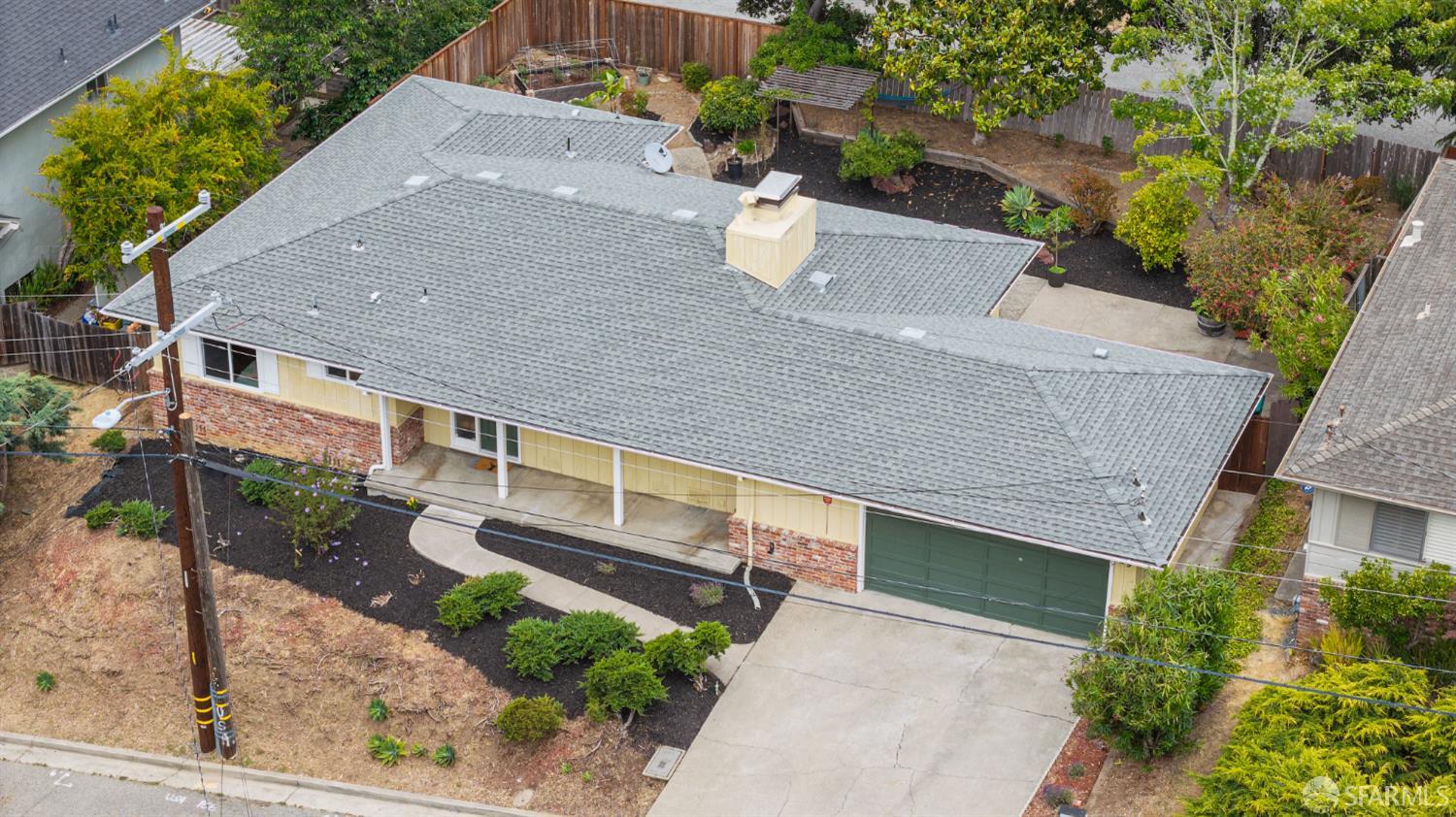 Detail Gallery Image 24 of 29 For 29 Woodcrest Cir, Oakland,  CA 94602 - 3 Beds | 2 Baths