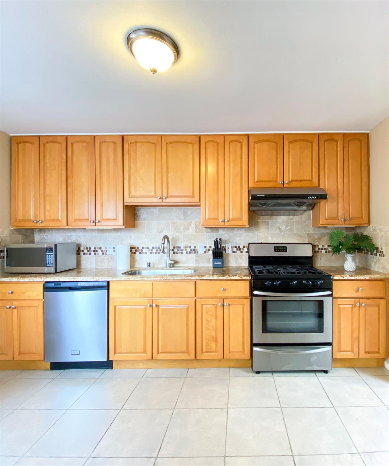 Detail Gallery Image 10 of 35 For 54 Bismark St, Daly City,  CA 94014 - 2 Beds | 1 Baths