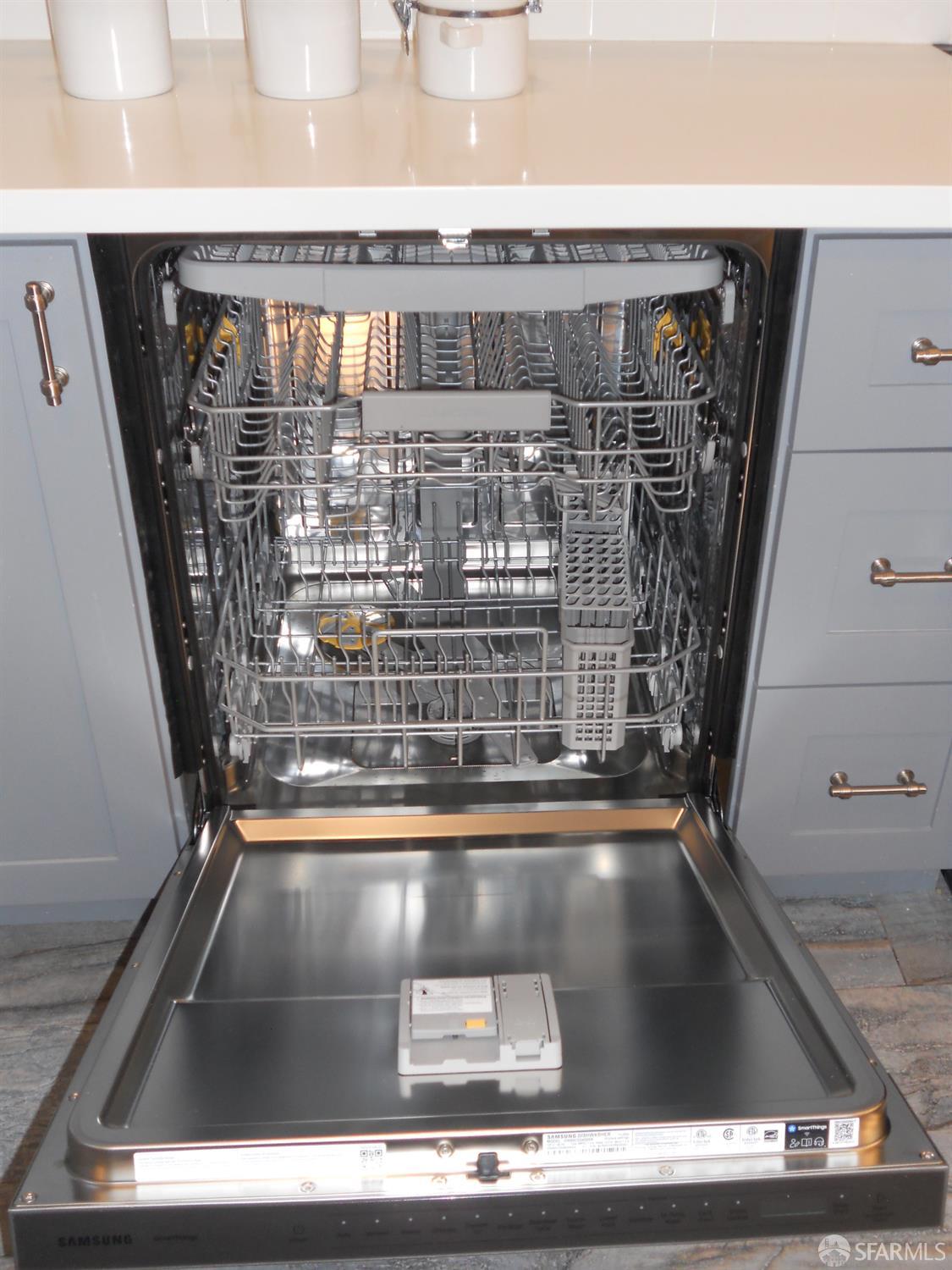Detail Gallery Image 22 of 26 For 700 12th Ave #2,  San Francisco,  CA 94118 - 3 Beds | 2 Baths