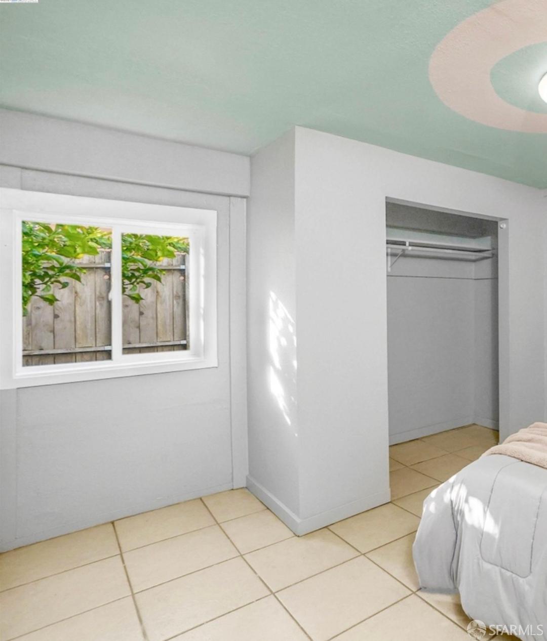 Detail Gallery Image 7 of 11 For 125 7th St, Richmond,  CA 94801 - 6 Beds | 2 Baths