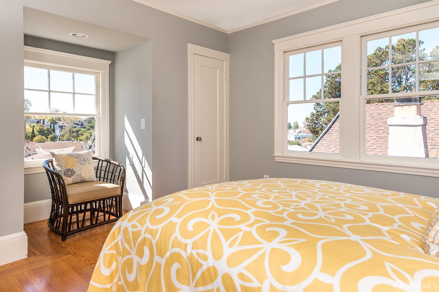 Detail Gallery Image 31 of 35 For 1708 Pleasant Valley Ave, Oakland,  CA 94611 - 3 Beds | 1/1 Baths