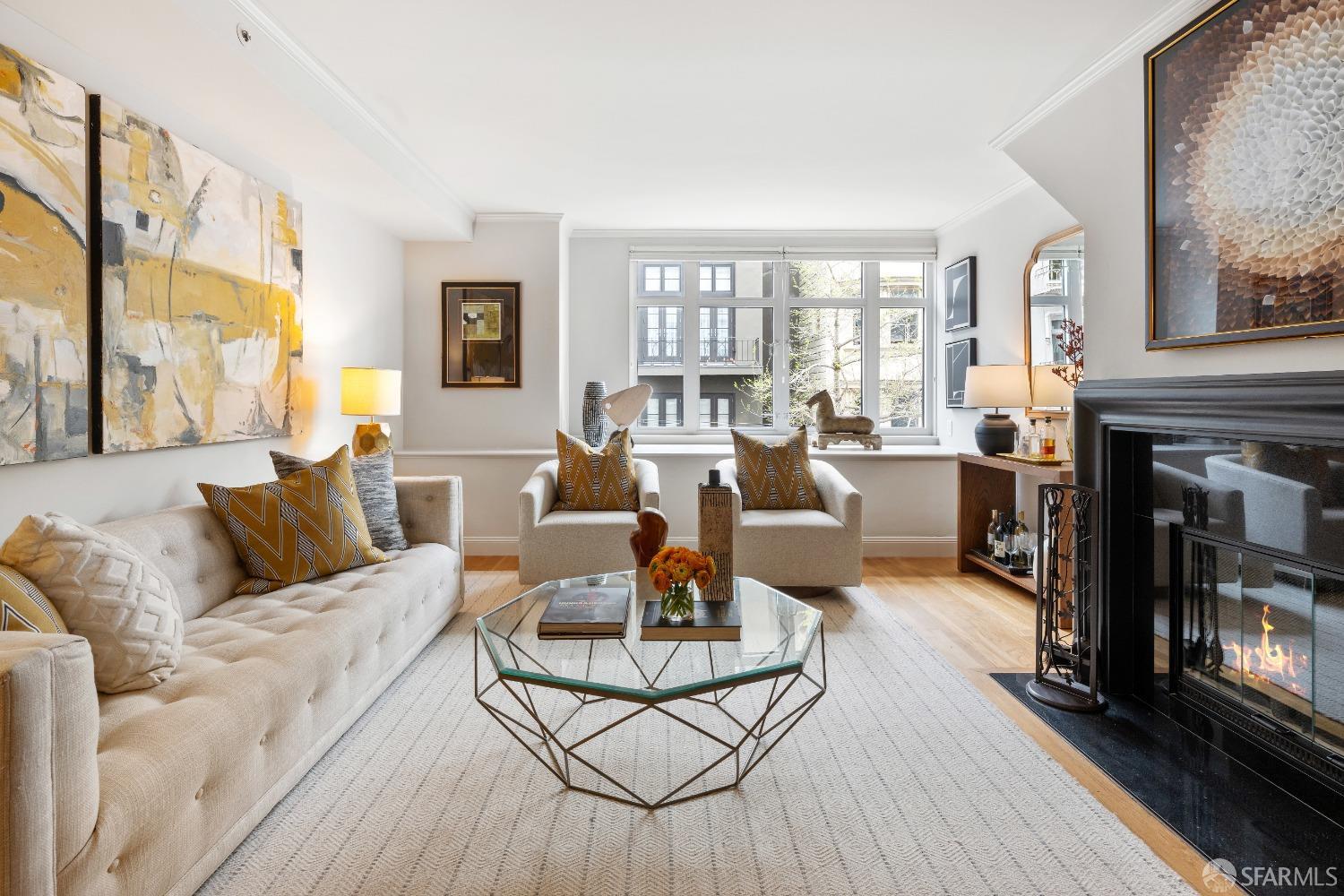 Detail Gallery Image 3 of 15 For 1340 Clay St #302,  San Francisco,  CA 94109 - 1 Beds | 1 Baths