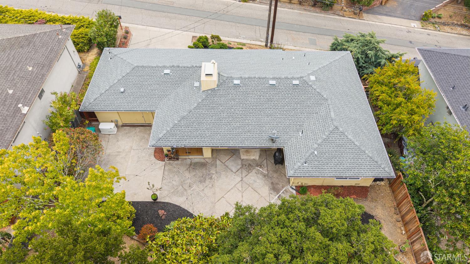Detail Gallery Image 27 of 29 For 29 Woodcrest Cir, Oakland,  CA 94602 - 3 Beds | 2 Baths