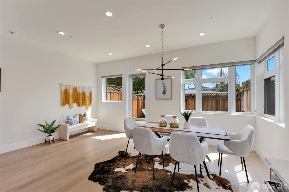 Detail Gallery Image 15 of 60 For 3875 El Camino Real #2,  Palo Alto,  CA 94306 - 2 Beds | 3 Baths