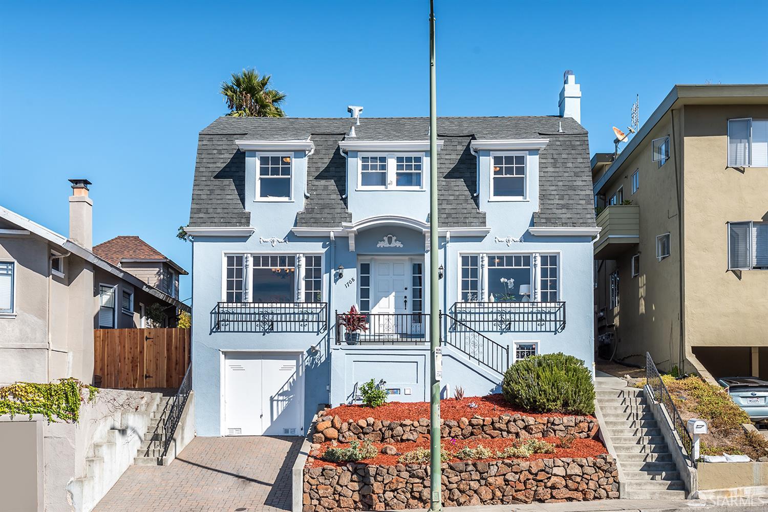 Detail Gallery Image 33 of 35 For 1708 Pleasant Valley Ave, Oakland,  CA 94611 - 3 Beds | 1/1 Baths