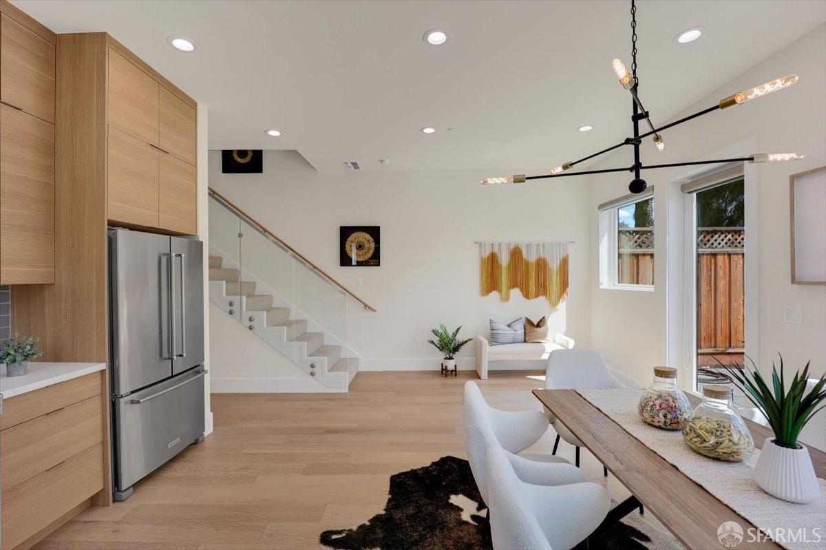 Detail Gallery Image 21 of 60 For 3875 El Camino Real #2,  Palo Alto,  CA 94306 - 2 Beds | 3 Baths