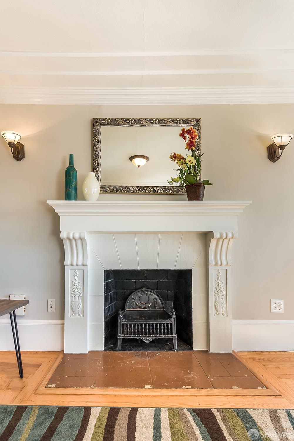 Detail Gallery Image 8 of 35 For 1708 Pleasant Valley Ave, Oakland,  CA 94611 - 3 Beds | 1/1 Baths