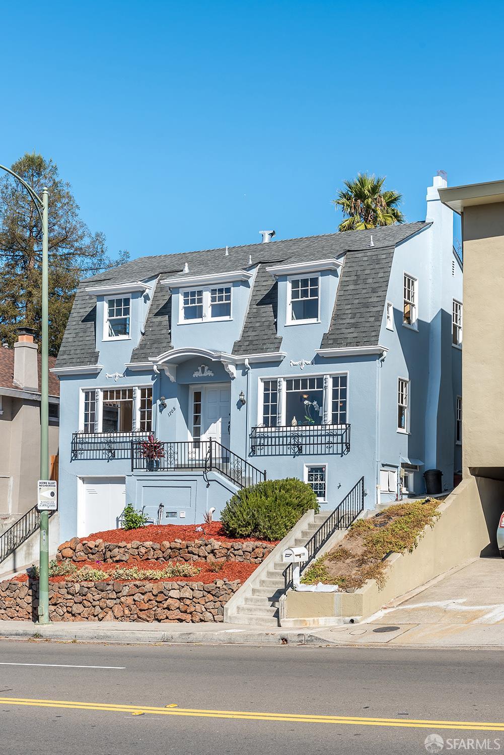 Detail Gallery Image 34 of 35 For 1708 Pleasant Valley Ave, Oakland,  CA 94611 - 3 Beds | 1/1 Baths