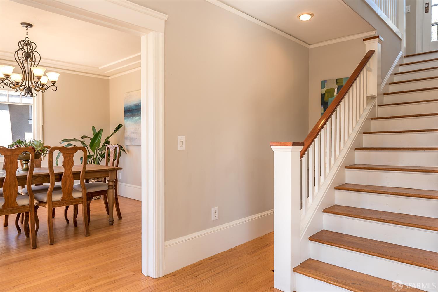 Detail Gallery Image 9 of 35 For 1708 Pleasant Valley Ave, Oakland,  CA 94611 - 3 Beds | 1/1 Baths