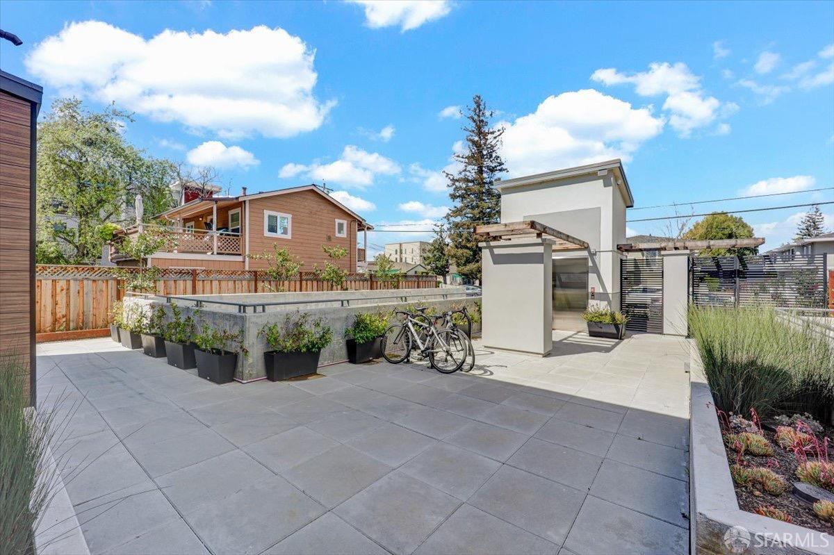 Detail Gallery Image 53 of 60 For 3875 El Camino Real #2,  Palo Alto,  CA 94306 - 2 Beds | 3 Baths