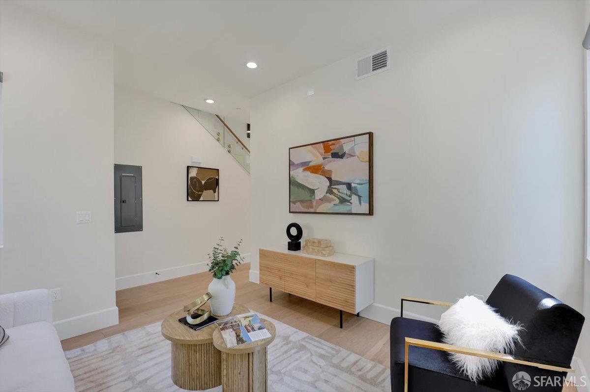 Detail Gallery Image 11 of 60 For 3875 El Camino Real #2,  Palo Alto,  CA 94306 - 2 Beds | 3 Baths