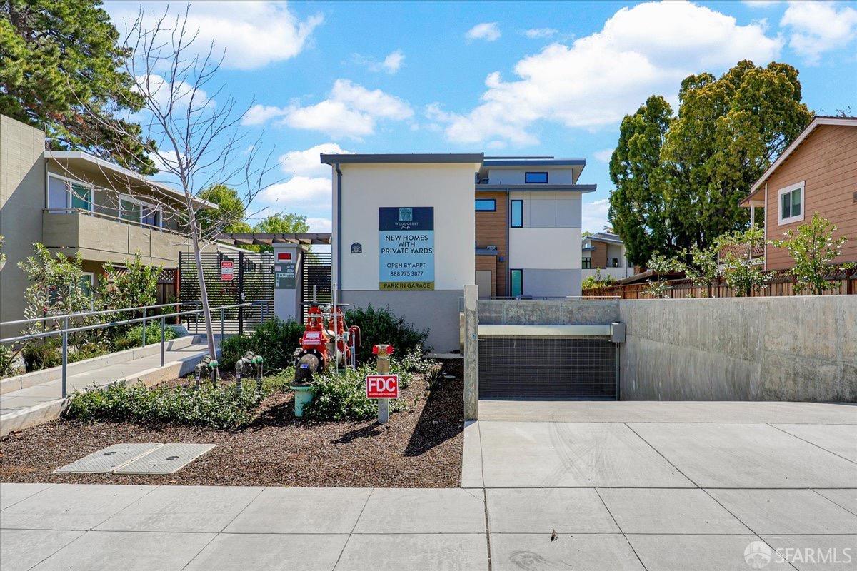 Detail Gallery Image 51 of 60 For 3875 El Camino Real #2,  Palo Alto,  CA 94306 - 2 Beds | 3 Baths