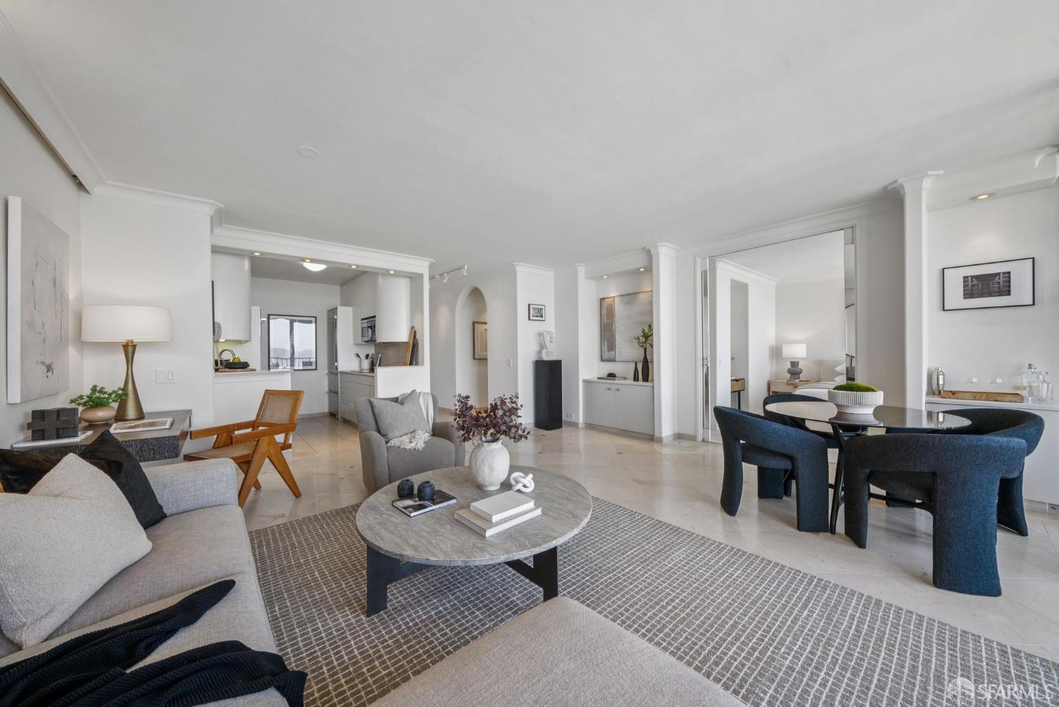 Photo #4: 425050155 Listing 