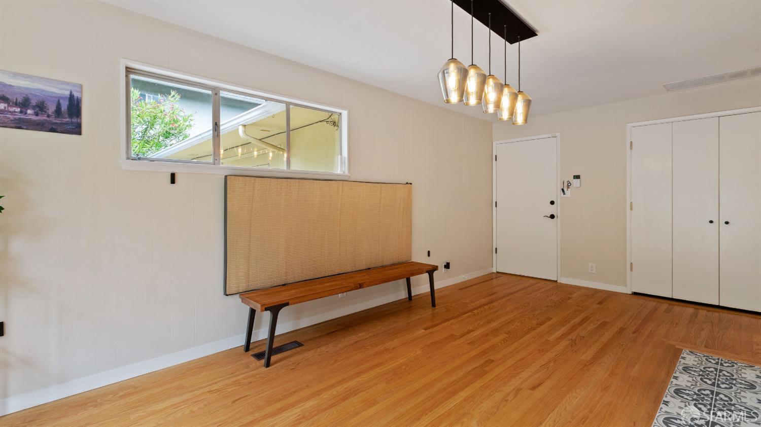 Detail Gallery Image 12 of 29 For 29 Woodcrest Cir, Oakland,  CA 94602 - 3 Beds | 2 Baths