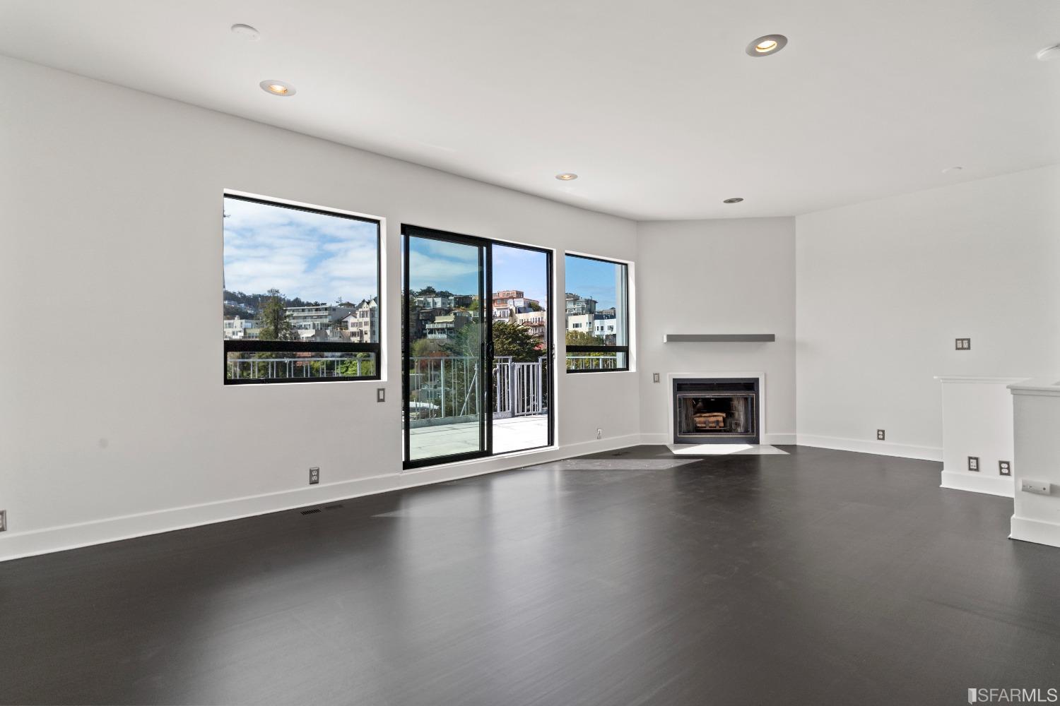 Detail Gallery Image 7 of 60 For 4 Museum Way, San Francisco,  CA 94114 - 2 Beds | 2 Baths