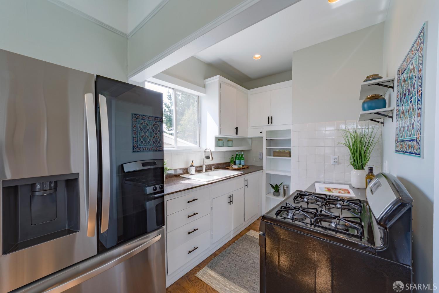 Detail Gallery Image 8 of 23 For 276 Bemis St, San Francisco,  CA 94131 - 1 Beds | 1 Baths