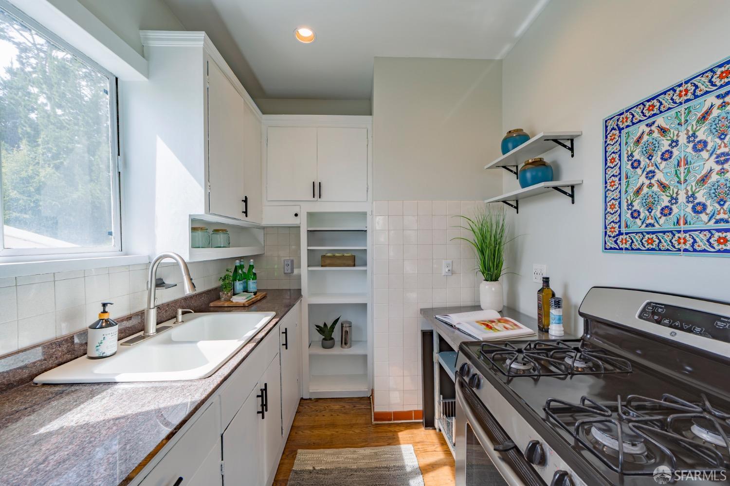 Detail Gallery Image 10 of 23 For 276 Bemis St, San Francisco,  CA 94131 - 1 Beds | 1 Baths