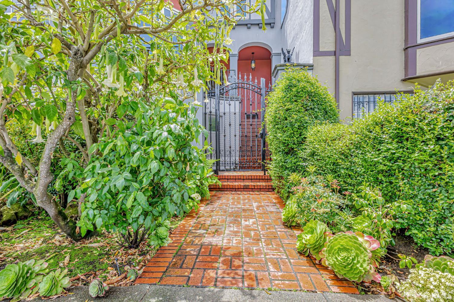 Detail Gallery Image 5 of 64 For 181 Marina Blvd, San Francisco,  CA 94123 - 3 Beds | 3/1 Baths