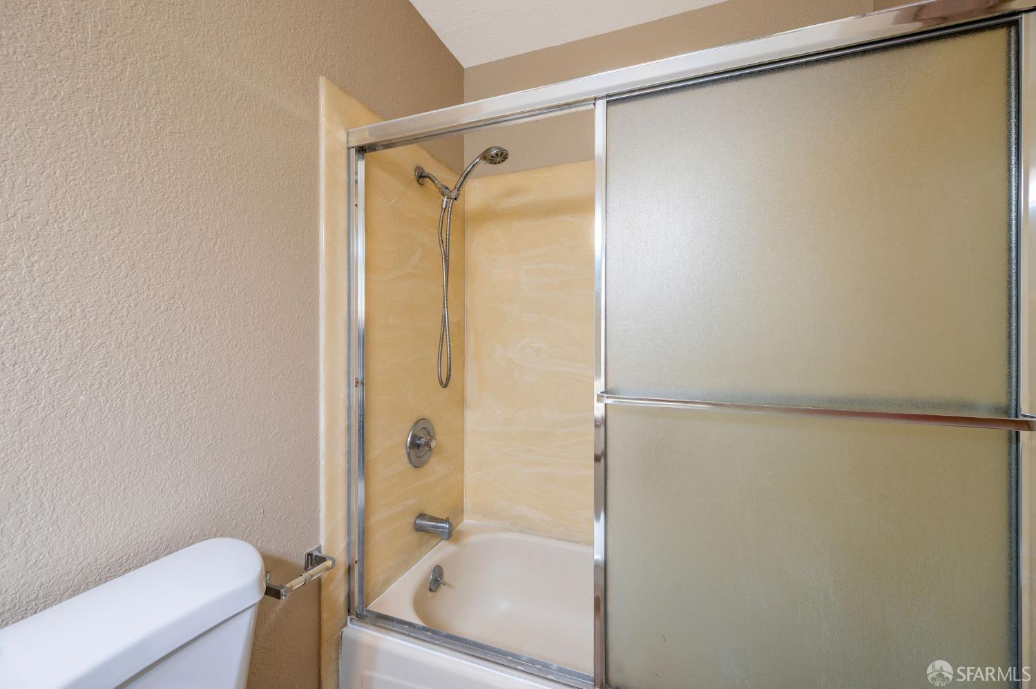 Detail Gallery Image 23 of 31 For 1021 San Luis Cir #612,  Daly City,  CA 94014 - 2 Beds | 2 Baths