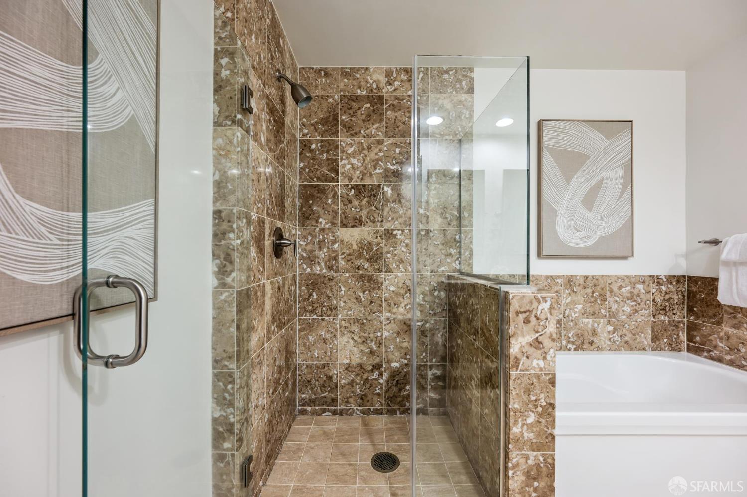 Photo #16: 425030539 Listing: Photo #16