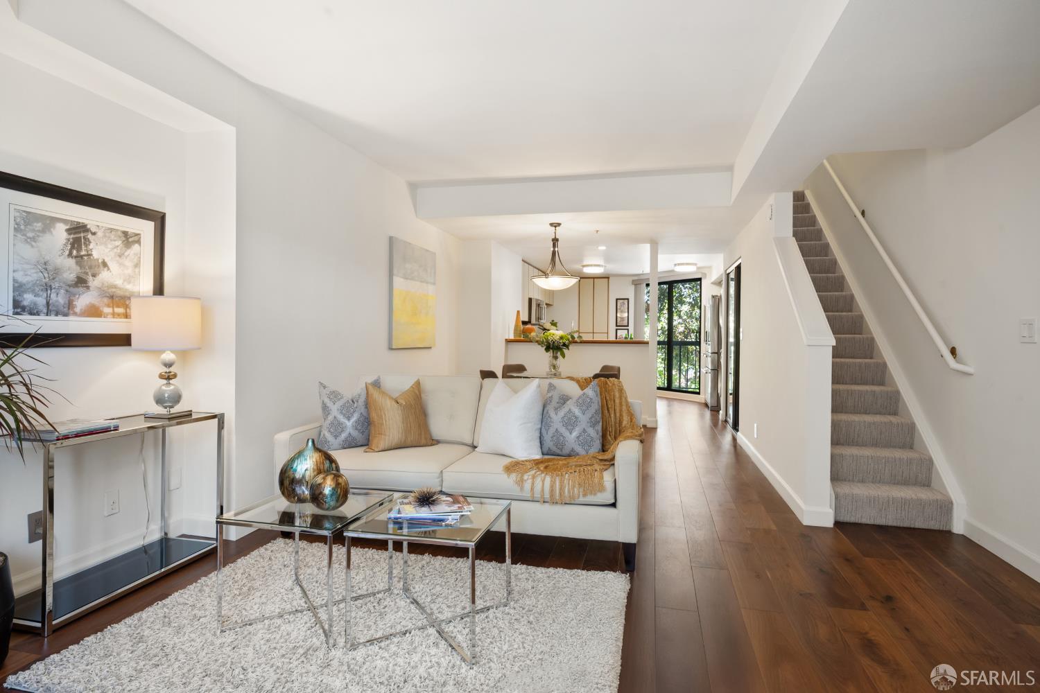 Photo #5: 425044662 Listing 