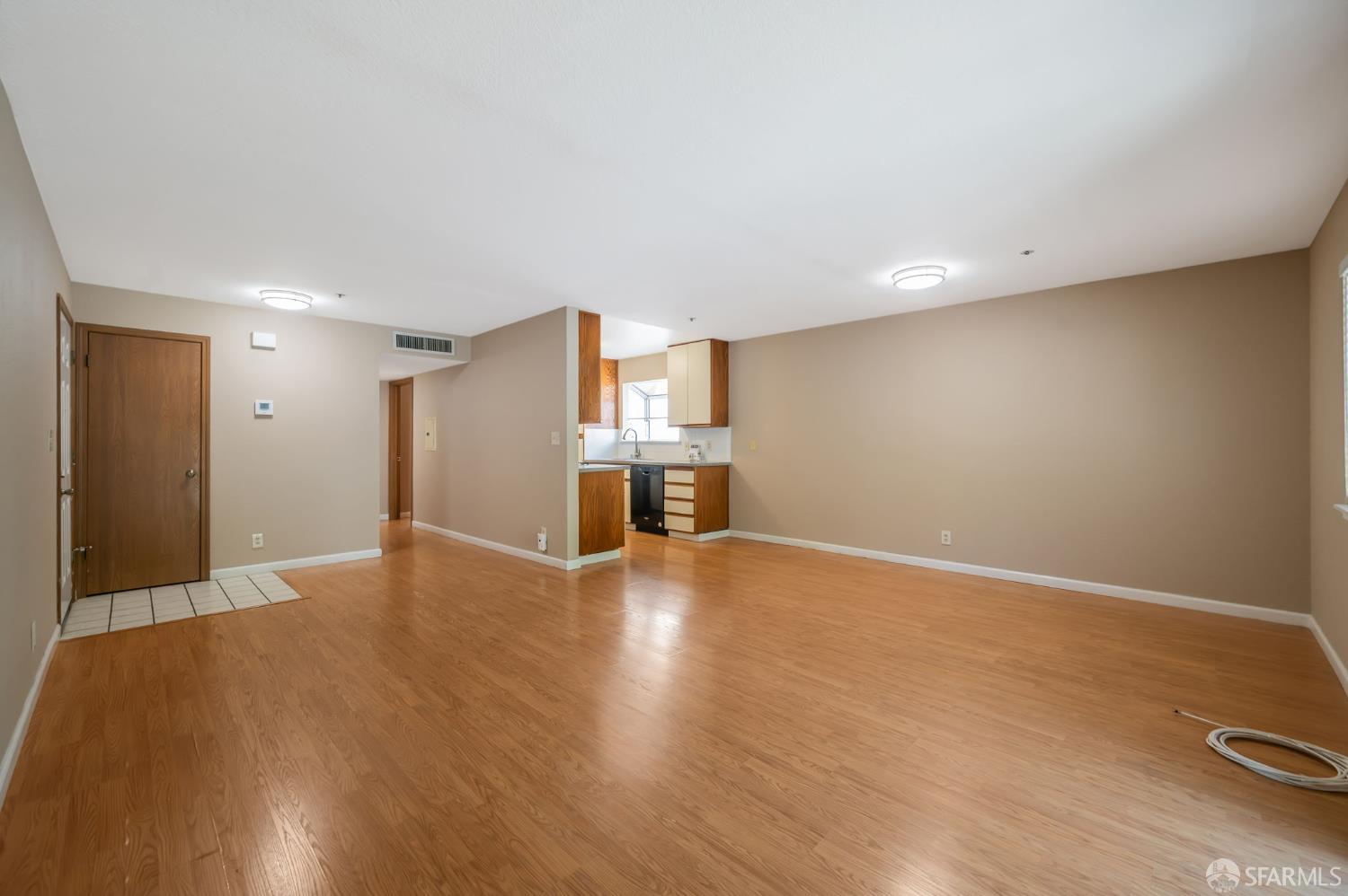 Detail Gallery Image 7 of 31 For 1021 San Luis Cir #612,  Daly City,  CA 94014 - 2 Beds | 2 Baths
