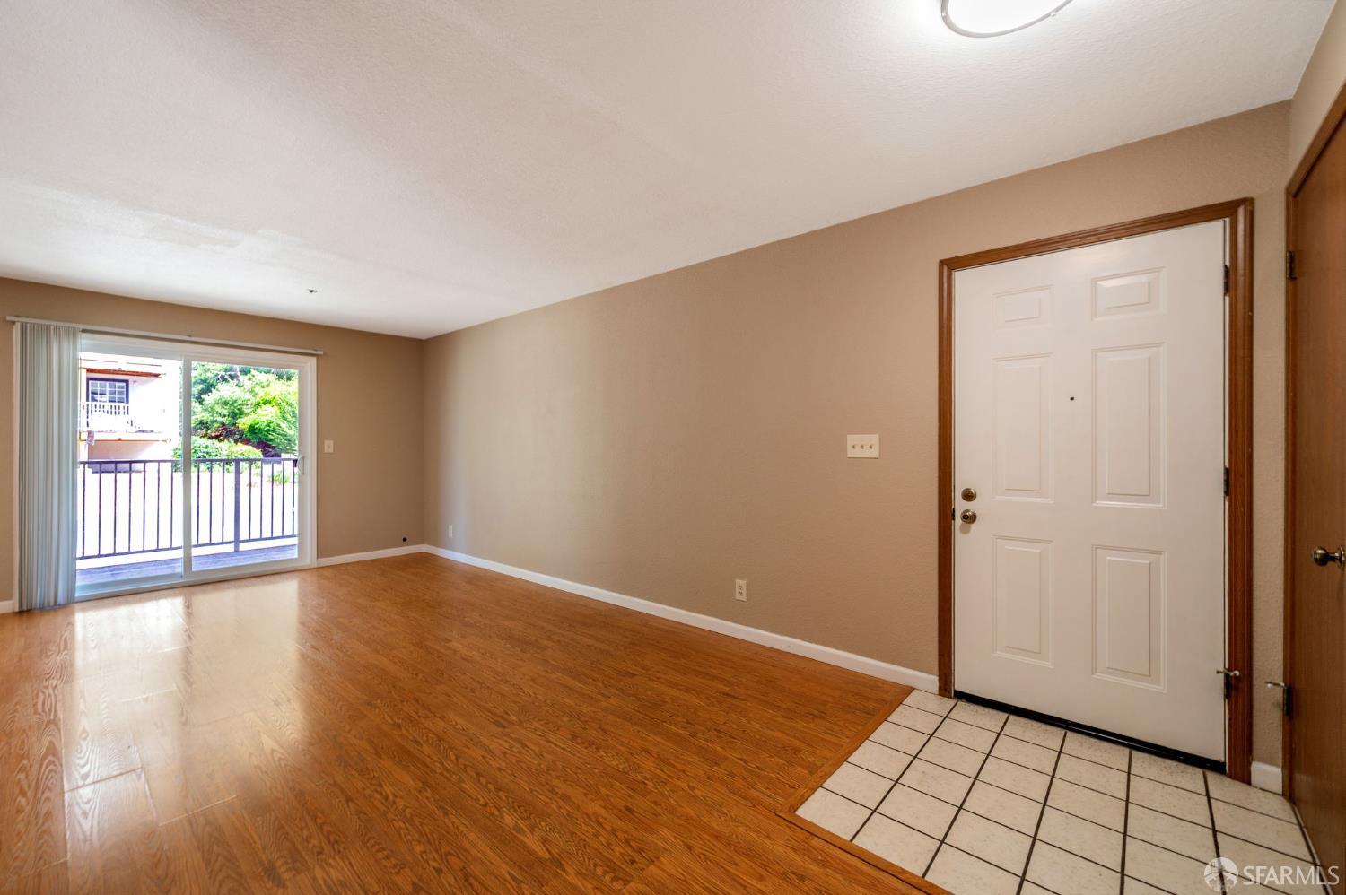 Detail Gallery Image 5 of 31 For 1021 San Luis Cir #612,  Daly City,  CA 94014 - 2 Beds | 2 Baths