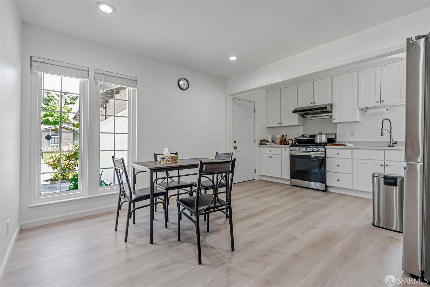 Detail Gallery Image 11 of 36 For 2675 Simas Ave, Pinole,  CA 94564 - 3 Beds | 2 Baths