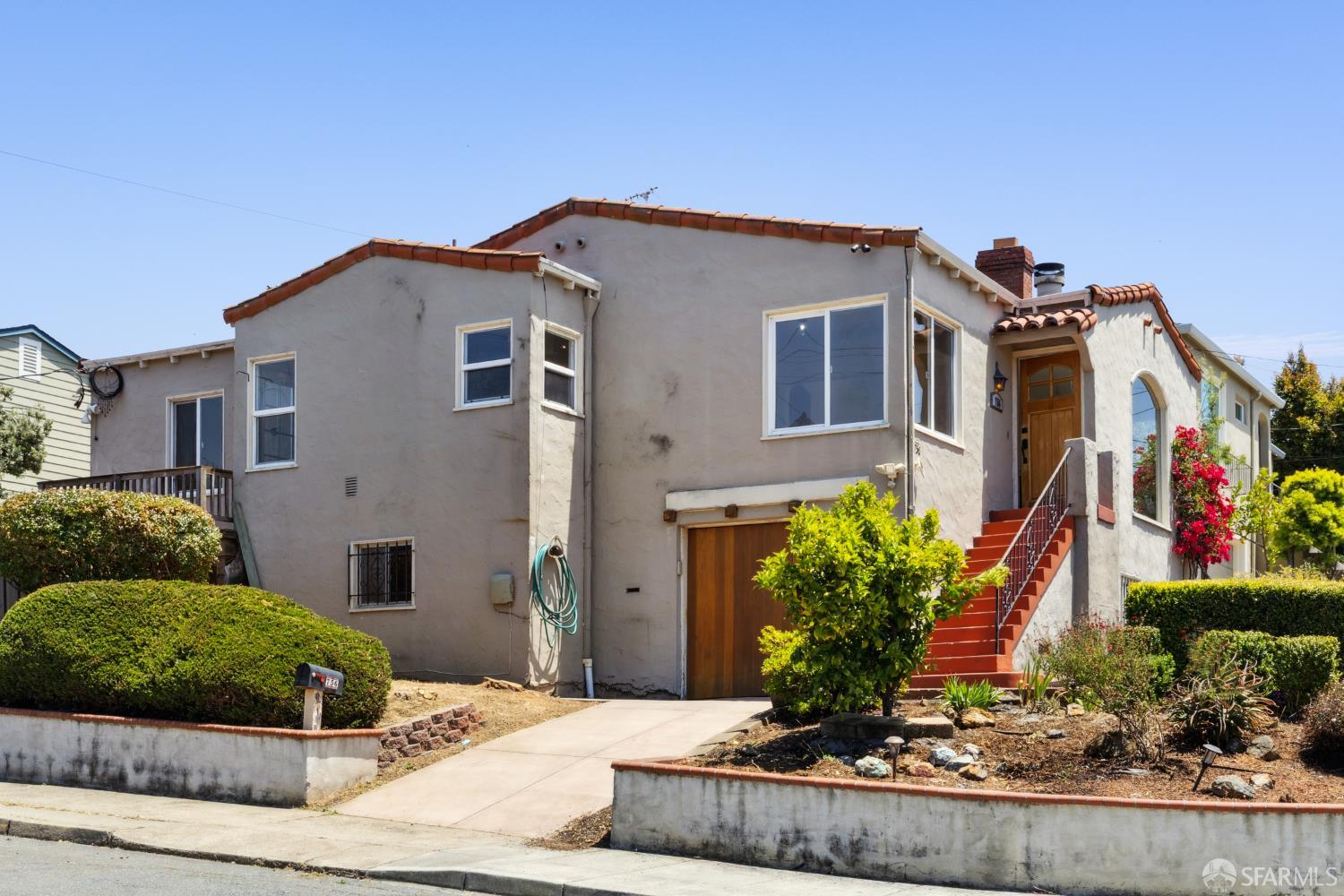 Detail Gallery Image 2 of 67 For 756 Balra Dr, El Cerrito,  CA 94530 - 2 Beds | 2 Baths