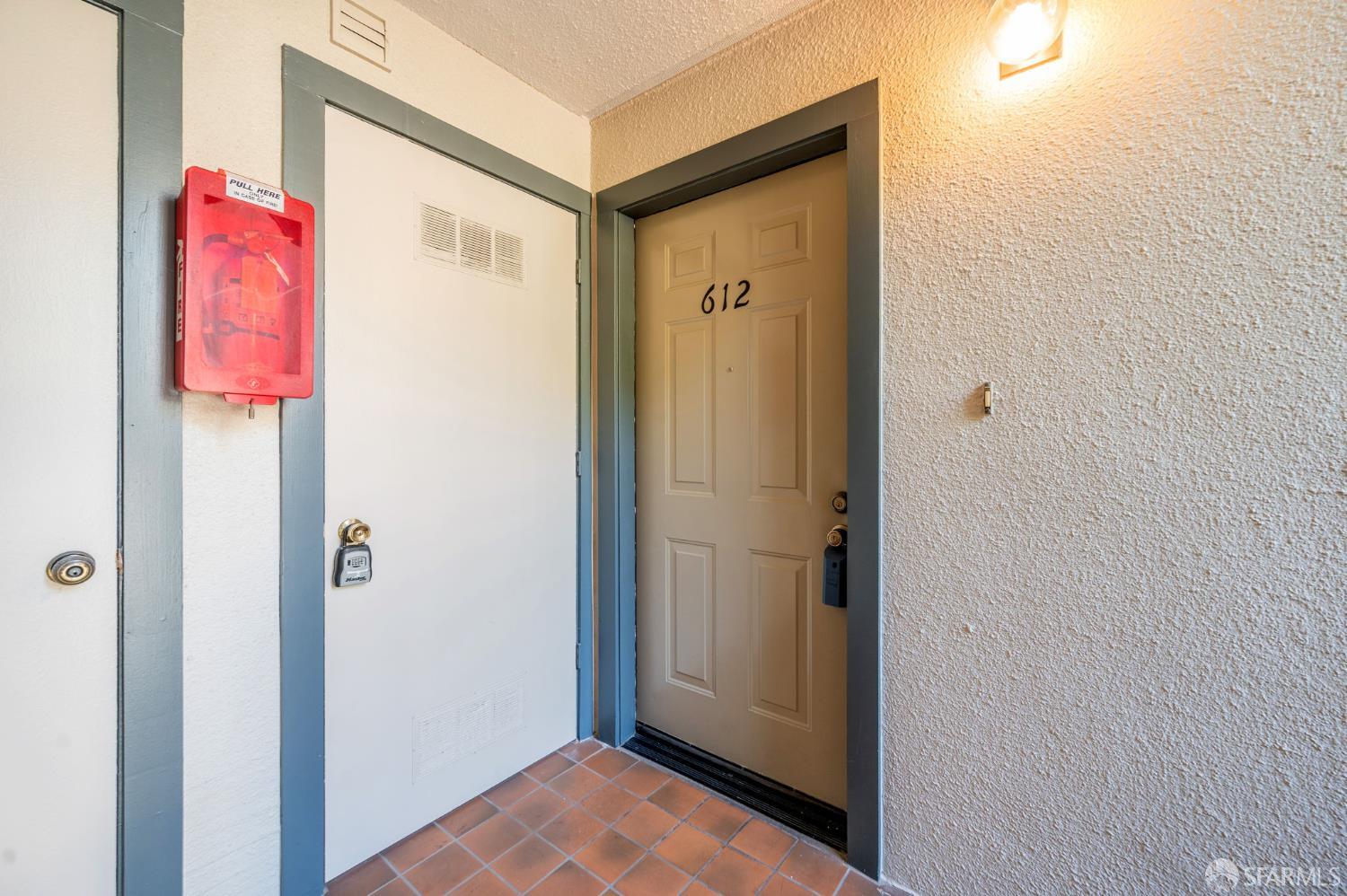 Detail Gallery Image 4 of 31 For 1021 San Luis Cir #612,  Daly City,  CA 94014 - 2 Beds | 2 Baths