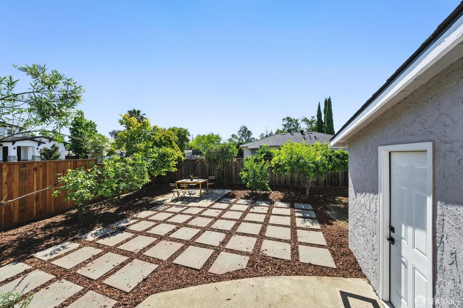Detail Gallery Image 32 of 34 For 3573 Elmhurst Ave, Santa Clara,  CA 95051 - 3 Beds | 3/1 Baths