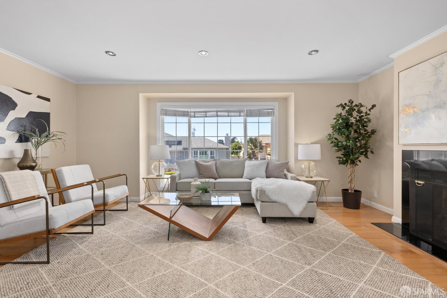 Detail Gallery Image 5 of 14 For 213 Manor Dr, South San Francisco,  CA 94080 - 2 Beds | 1 Baths