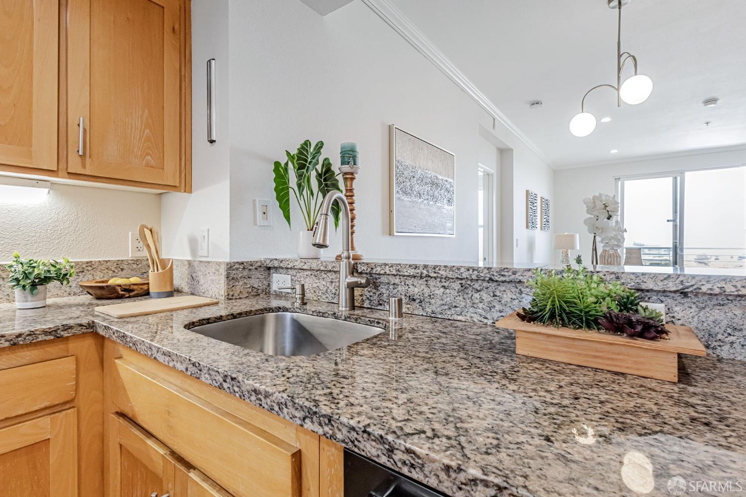 Detail Gallery Image 8 of 36 For 501 Crescent Way #5407,  San Francisco,  CA 94134 - 2 Beds | 2 Baths
