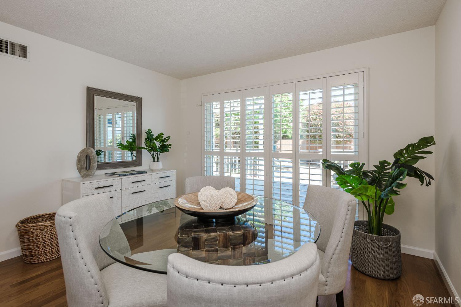 Detail Gallery Image 7 of 24 For 72 Dover Ct, Daly City,  CA 94015 - 3 Beds | 1/1 Baths