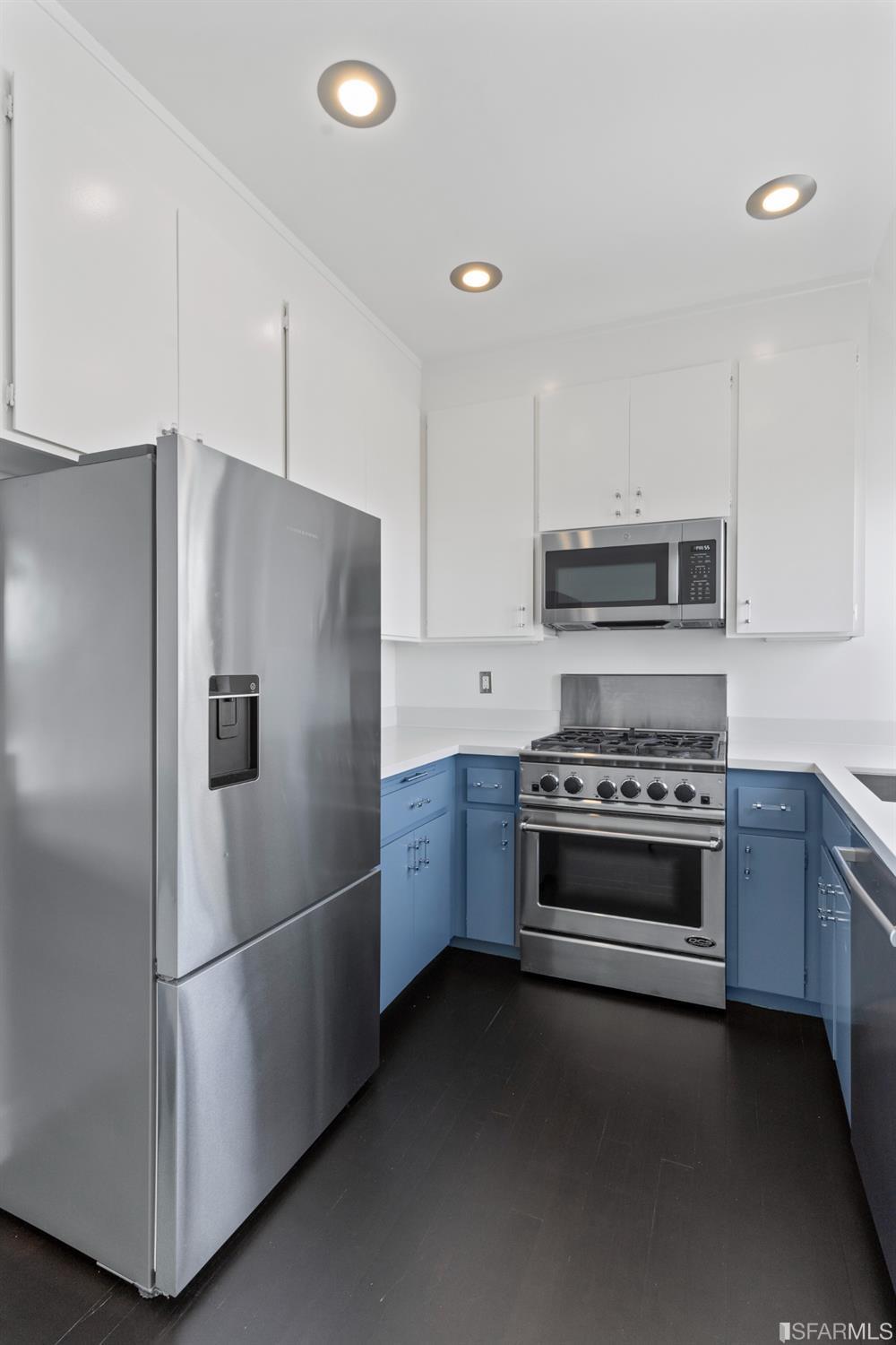 Detail Gallery Image 14 of 60 For 4 Museum Way, San Francisco,  CA 94114 - 2 Beds | 2 Baths