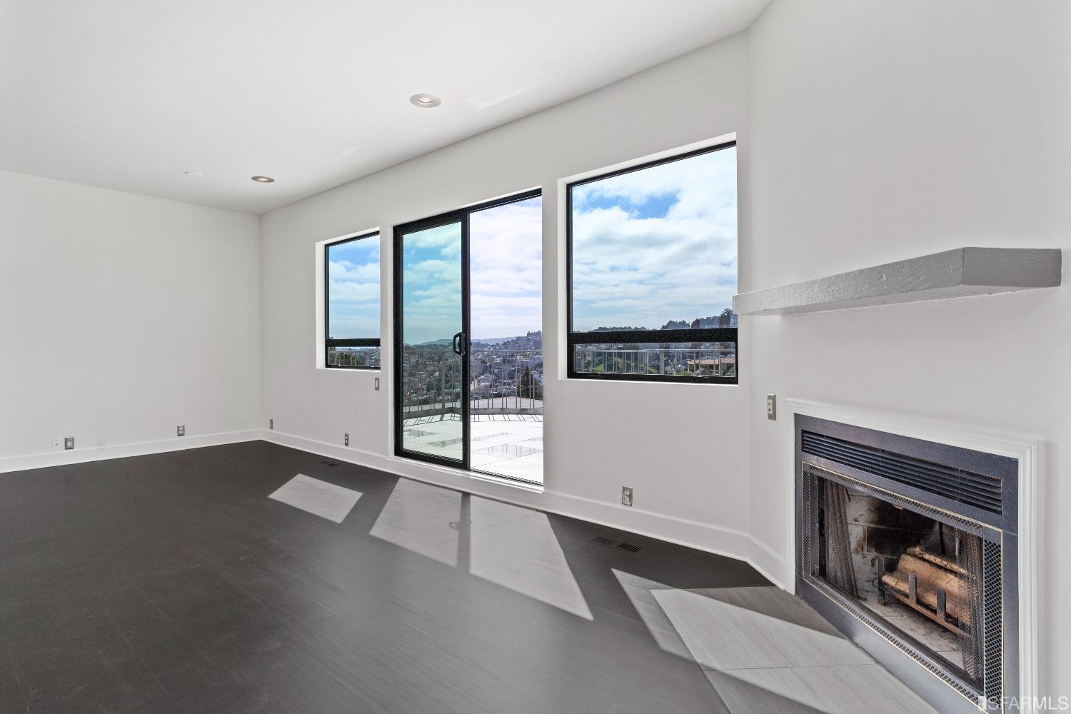 Detail Gallery Image 19 of 60 For 4 Museum Way, San Francisco,  CA 94114 - 2 Beds | 2 Baths