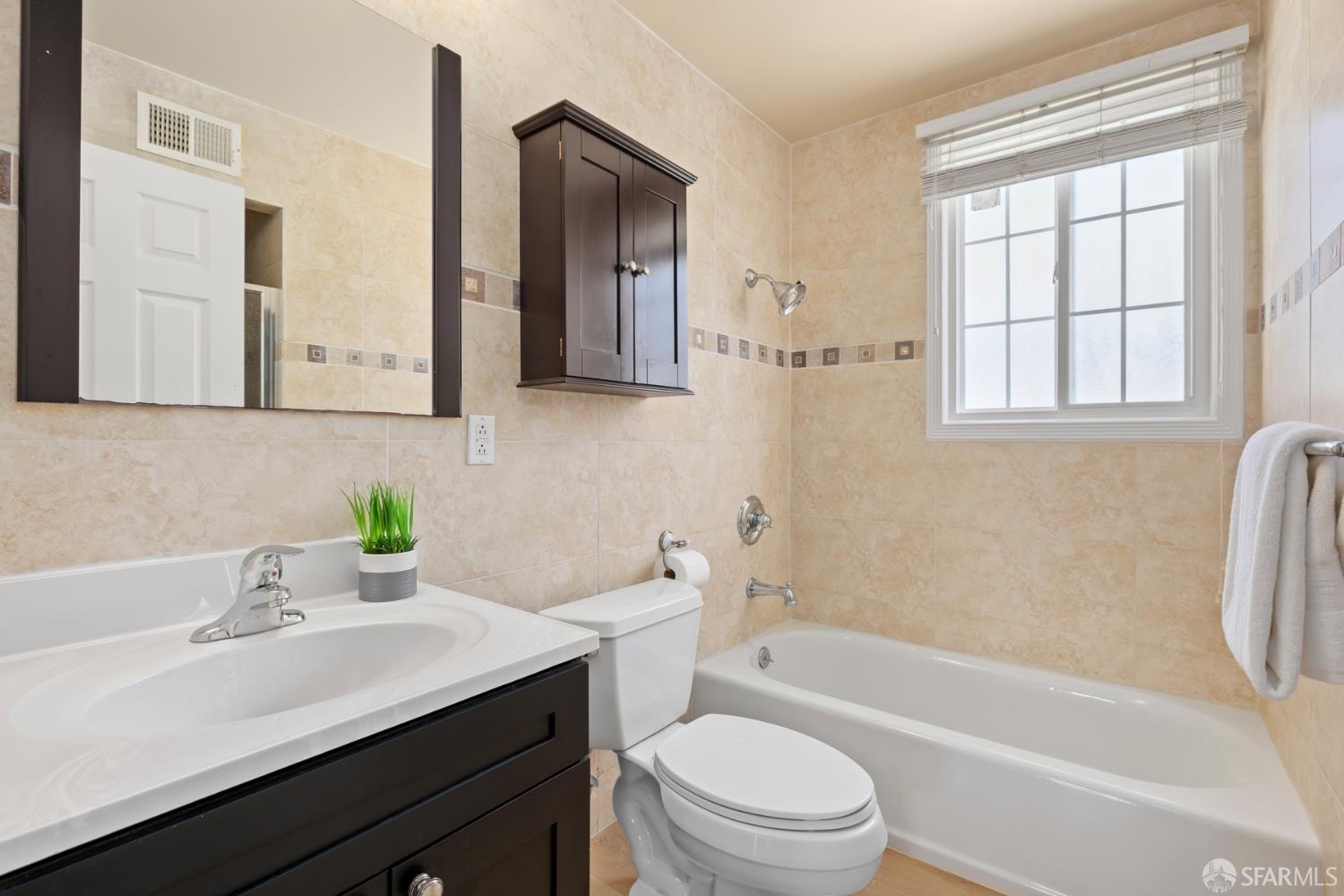 Detail Gallery Image 11 of 14 For 213 Manor Dr, South San Francisco,  CA 94080 - 2 Beds | 1 Baths