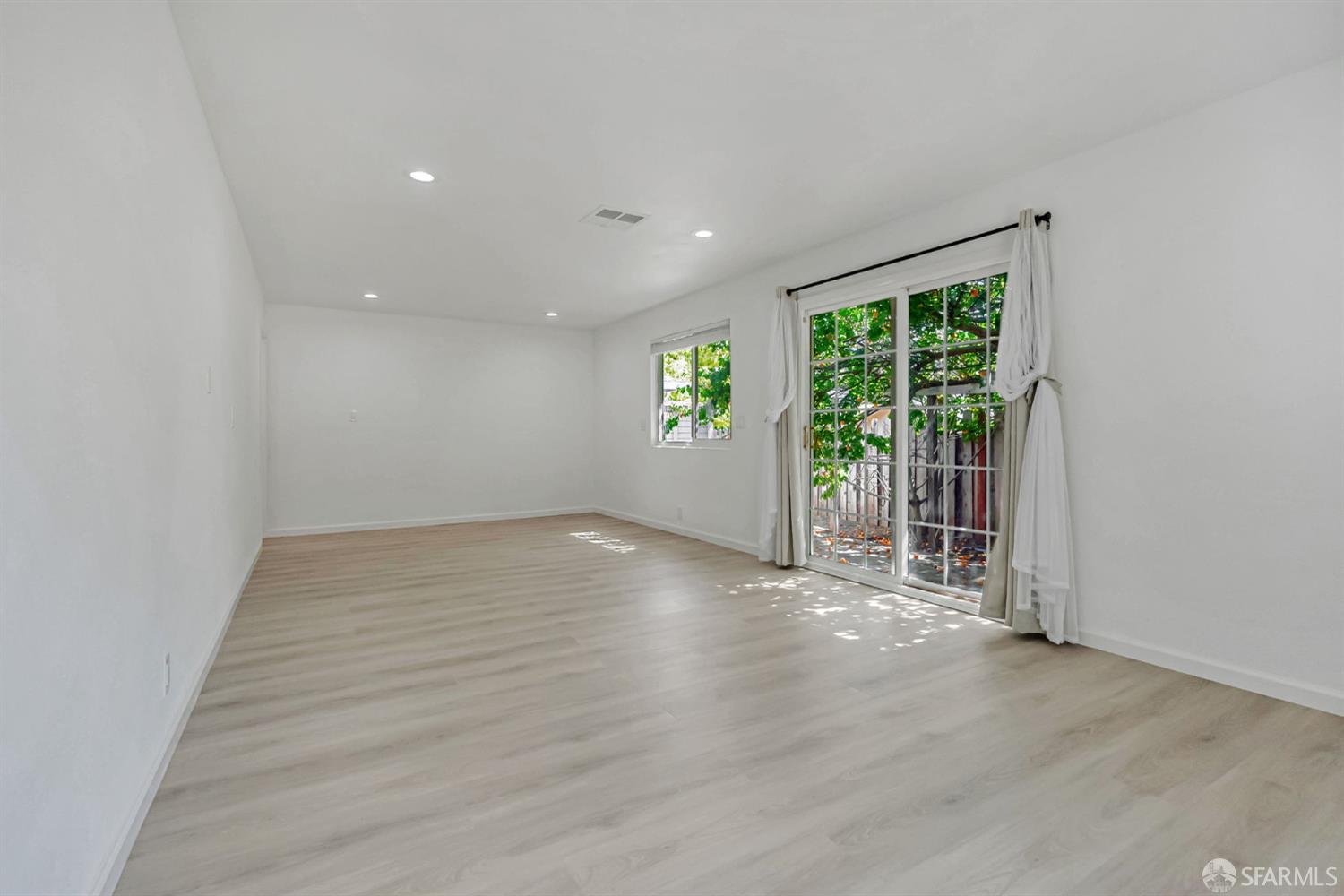 Detail Gallery Image 22 of 36 For 2675 Simas Ave, Pinole,  CA 94564 - 3 Beds | 2 Baths