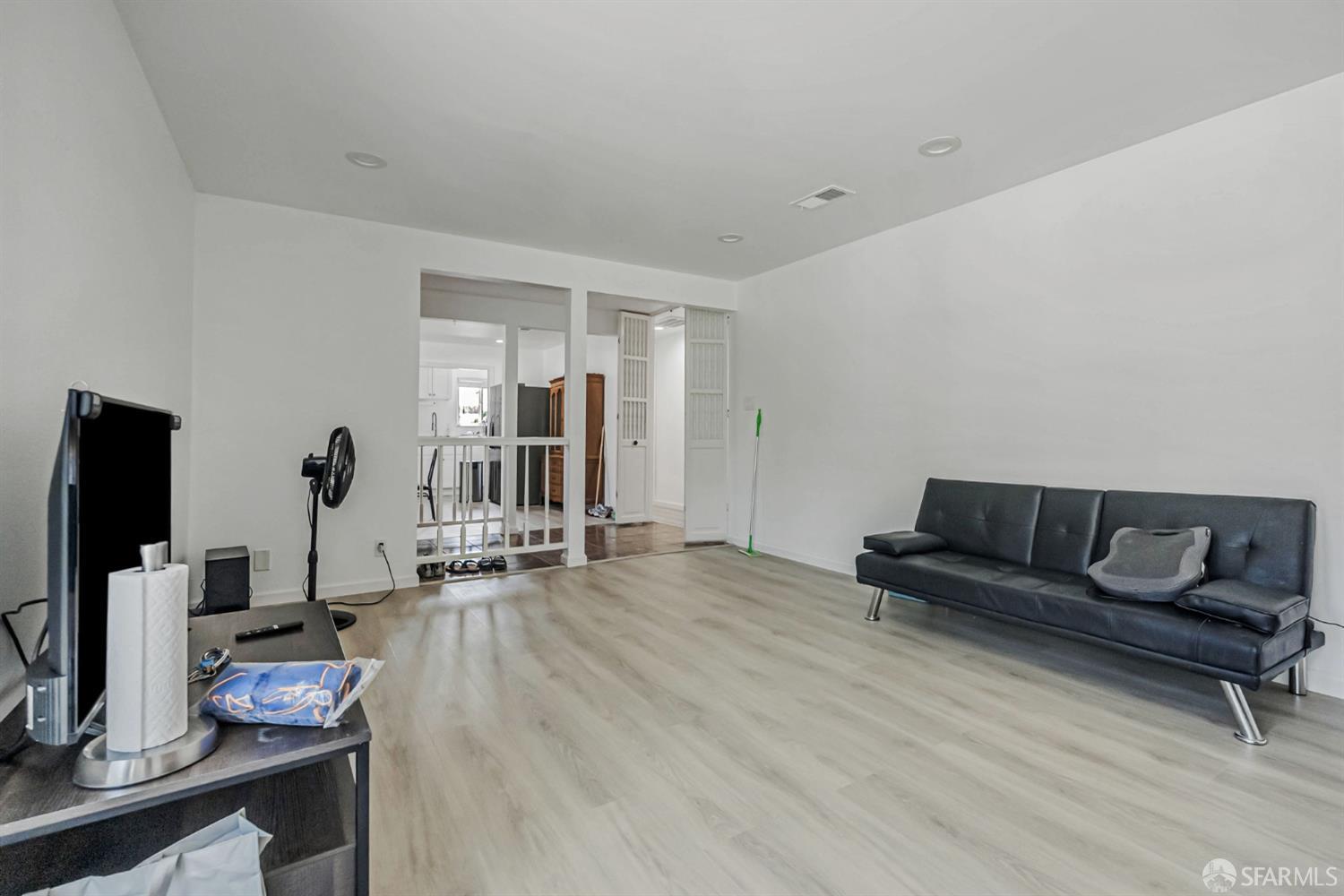 Detail Gallery Image 7 of 36 For 2675 Simas Ave, Pinole,  CA 94564 - 3 Beds | 2 Baths